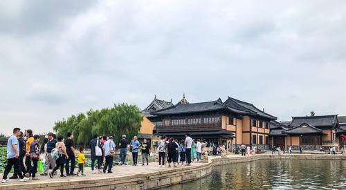 中年|江南0差评0门票的古镇，节假日人也不多，水底王妃墓还有个未解之谜