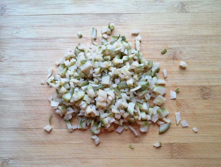 它是被“误解”最多的菜，切碎包成饺子，越吃越香，好多人不懂吃