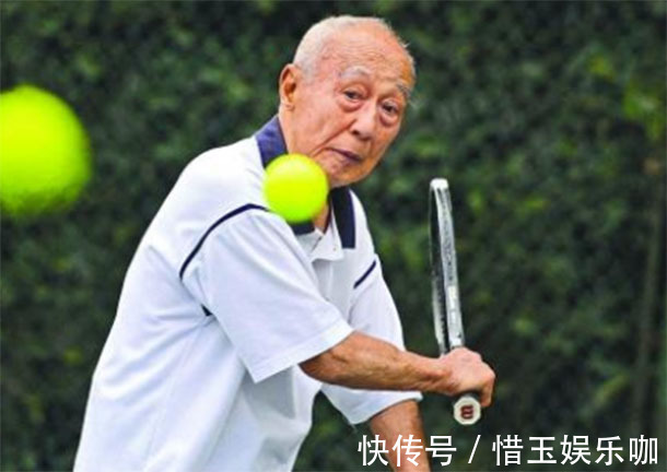 医生|“老年斑”越来越多？医生：教你“3招”消除老年斑，越活越年轻