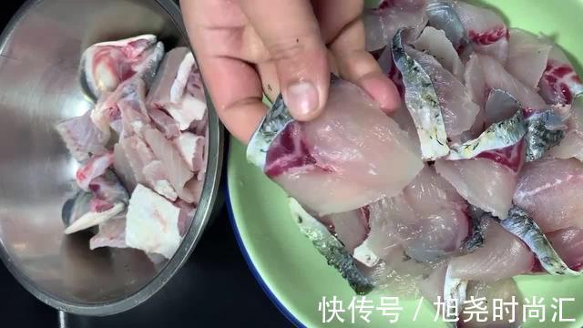 鱼骨|水煮鱼的做法，肉质滑嫩Q弹，口味麻辣鲜香，辣而不臊，百吃不腻