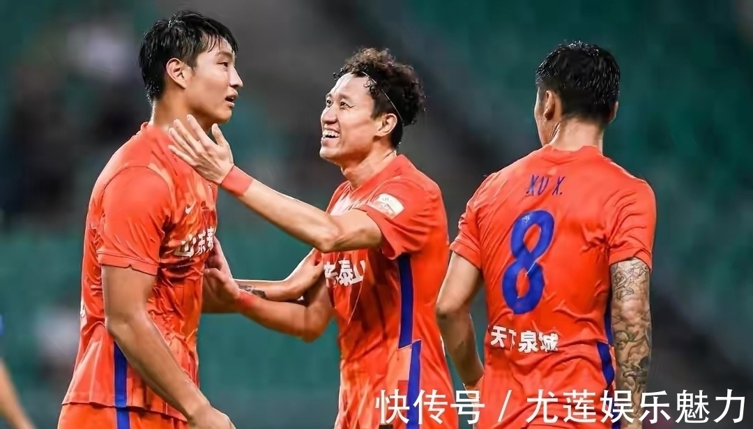 山东泰山队|郝伟尽力了,“拯救”后卫踢前锋仍迷失,泰山队第5外援成牺牲品