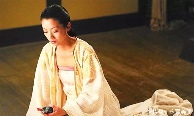 当成|她不仅二度入宫，还获遣散六宫只宠她，皇帝死当成祸害让她殉葬