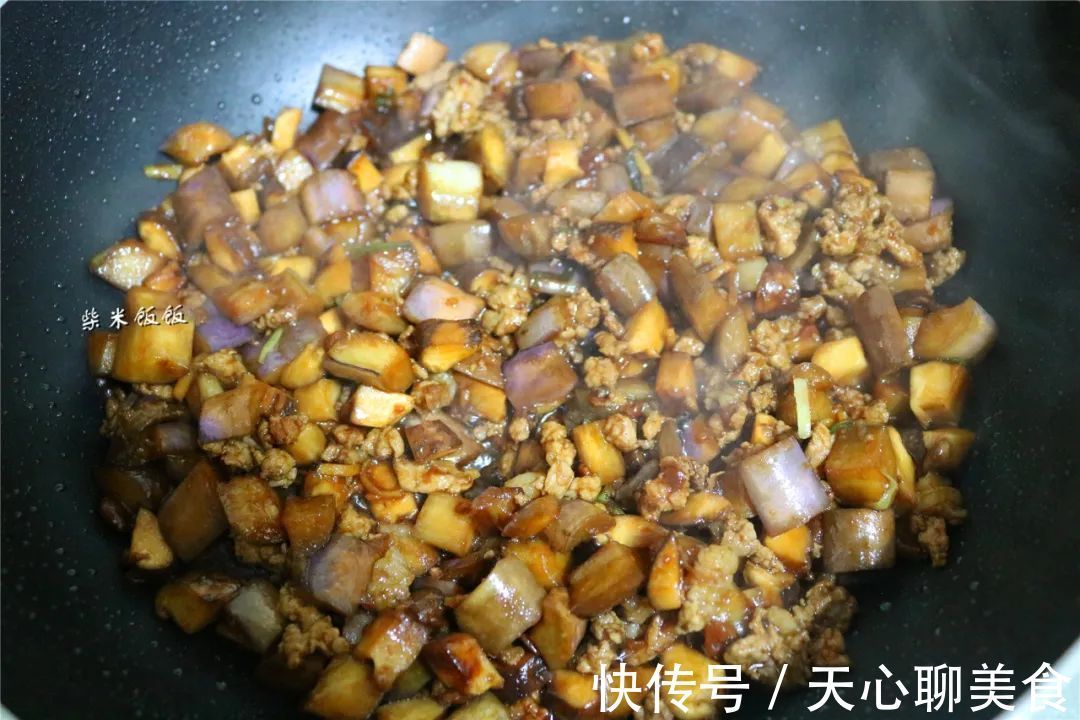 香菇|夏季吃面条,就爱这做法,鲜香多汁,根根入味,一大碗不够吃