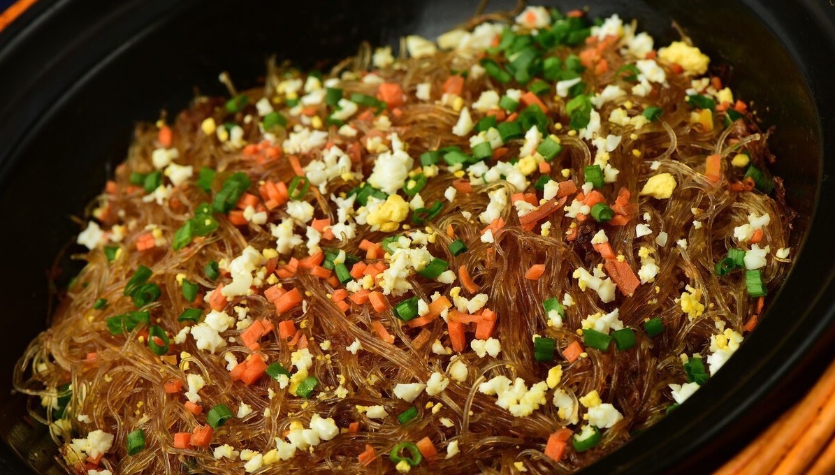 红薯粉条也有假的，购买的时候多注意，假粉条立马“现原形”