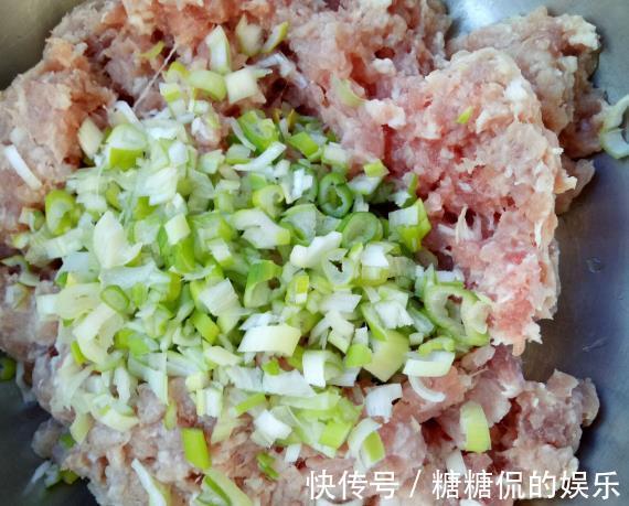 肉馅|做肉包子,牢记“3点窍门”,包子鲜香流汁,不输外面买的灌汤包