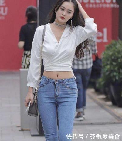 高腰 凶猛,这么紧身的牛仔裤还得往里推,网友:尴尬的癌症已经犯了