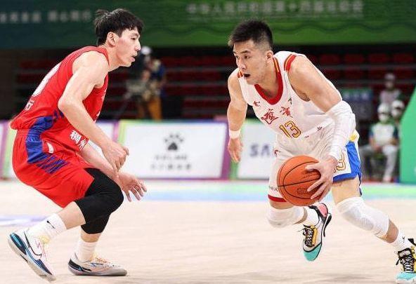 颜值担当|郭艾伦终于忍无可忍发声,赵继伟认同,杨鸣这下麻烦大了