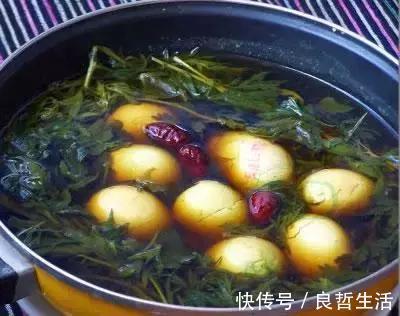 肾虚型|月经量少还痛经别急,常吃4种食物,经期正常,子宫越来越干净