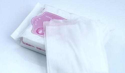 纸巾|女性在小便后，要用纸擦一擦吗？怎么做才正确？医生告诉你