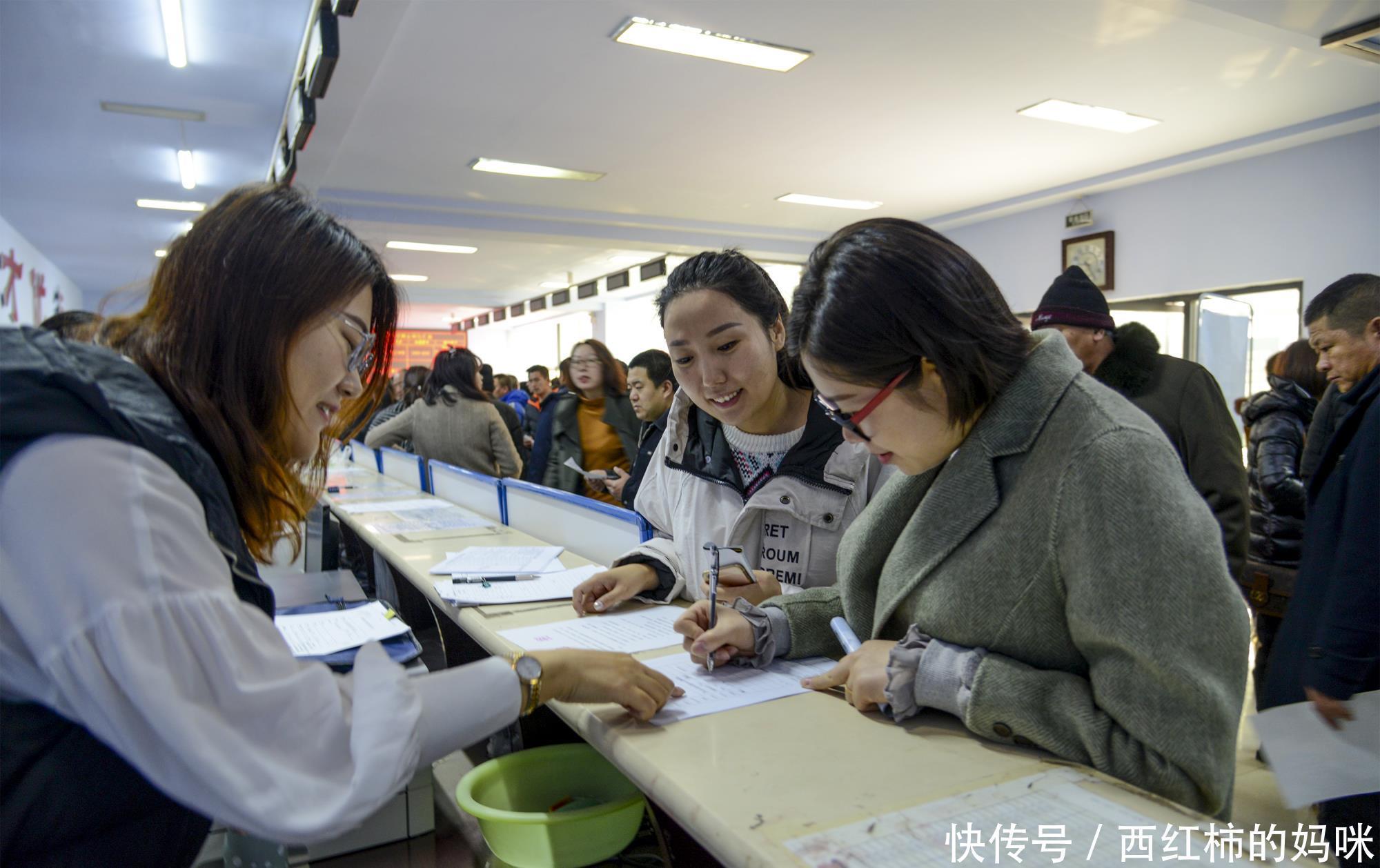 大一新生入学时，户口要迁到学校所在地吗？这样做的学生都后悔了