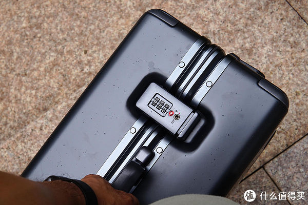 运动户|运动户外 篇五:地平线8号POWER行李箱,恰到好处的高级感