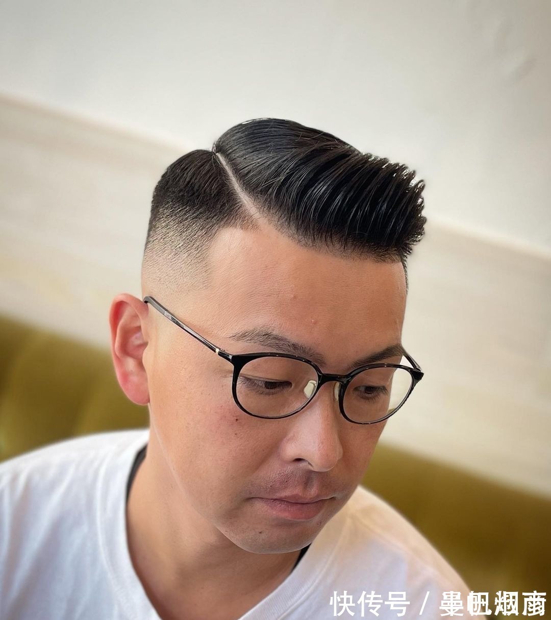 发型 男士发型不知怎么剪?试试这几款,让你帅到颜值翻倍