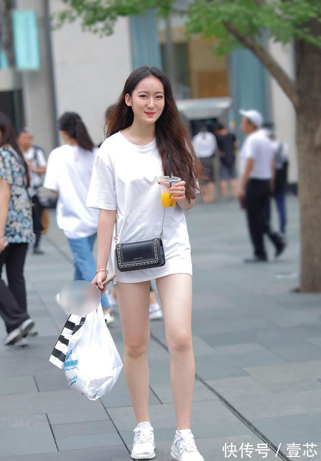 t恤|不用复杂的穿搭，一件宽松T恤就够美了