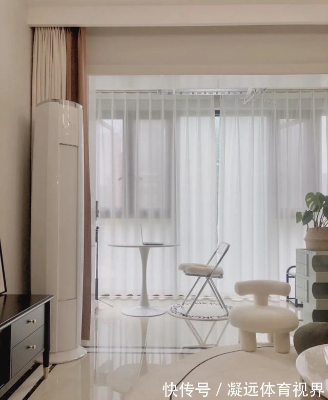 耐看|她家不吊顶,只走石膏线,墙面不造型,只刷乳胶漆,太简洁耐看了