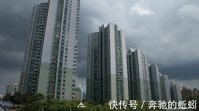 炒房客|一边是住房过剩,一边是买不起房?“国家智囊”提出两个解决方案