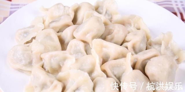 开水|煮速冻饺子时,最怕开水下锅,牢记3个技巧,饺子不破皮不露馅