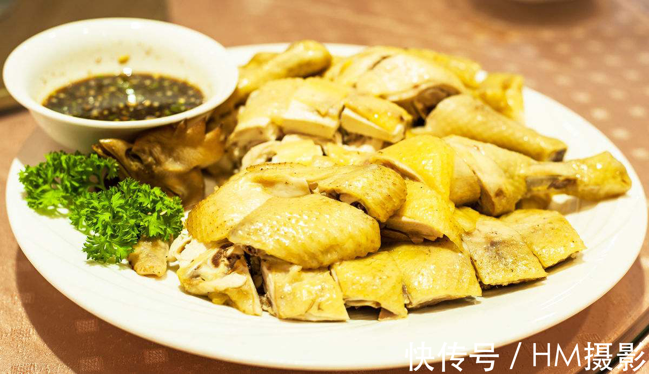 这4菜1汤已备好，荤素搭配做法简单，待客倍有面子