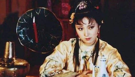 宝玉!林黛玉心中只有两个人,贾宝玉是一个,还有一个爱她如命