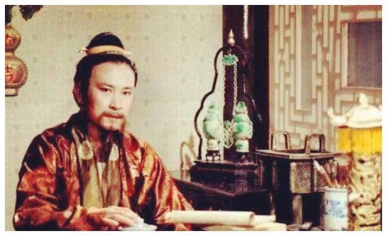 王府!红楼梦:原来贾元春在宫中从未受宠,书中发生的这件事就是铁证