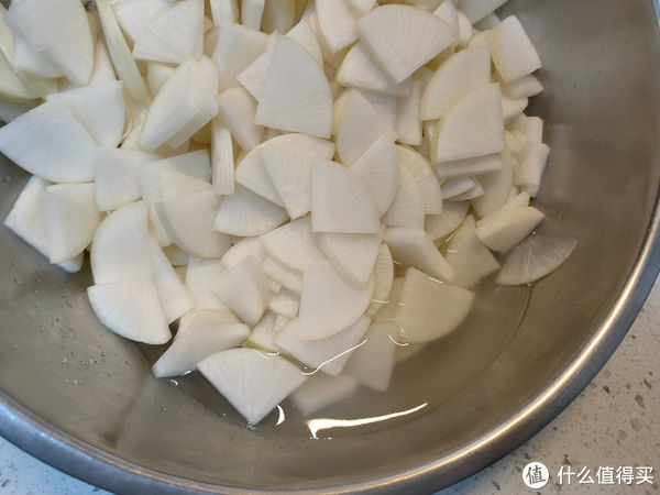 酒店里不外传的秘制酱萝卜，泡半天就能吃，酸甜微辣嘎嘣脆