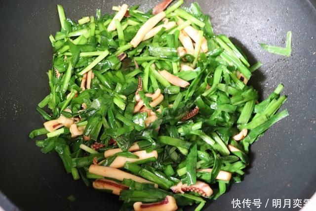 这菜是“推粪机”,清肠刮油,吃一次排空黑宿便,轻松又舒坦