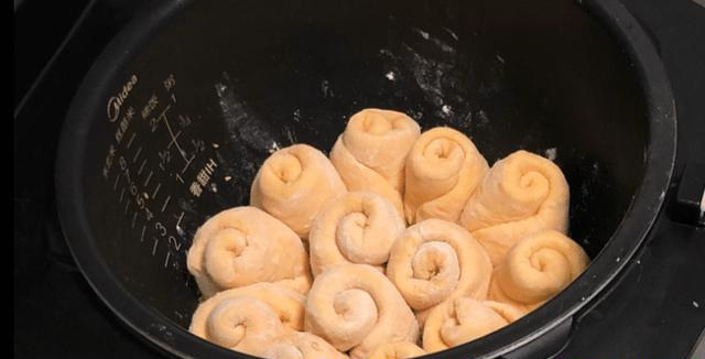 做法|红薯别再蒸和煮了,教你个简单新做法,好吃的停不下嘴,太香了!