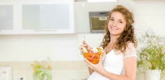 医生|孕吐严重,医生“怂恿”吃辣条,医生:孕期真正该忌口的是这4种