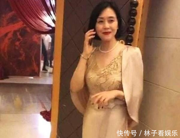 冻龄婆婆婚礼上走红，儿媳全程黑脸，儿子：到底谁结婚？