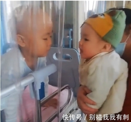 弟弟|老大生病住院,妈妈带老二来医院看望,两个孩子见面的场景惹人泪