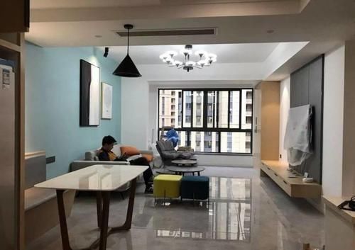 收纳|老公在厕所门口打个柜子,超实用,跟卧室一起,能装下“全世界”