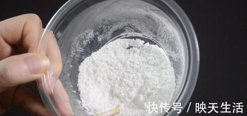 小苏打和白糖加在一起,作用太棒了,解决了很多家庭的烦恼,很实用