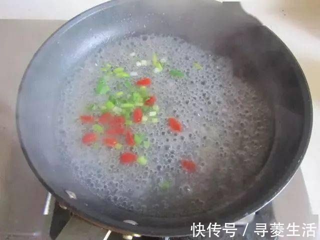青豆|白菜别再炒了,换这种做法好吃到爆,上桌就被抢光