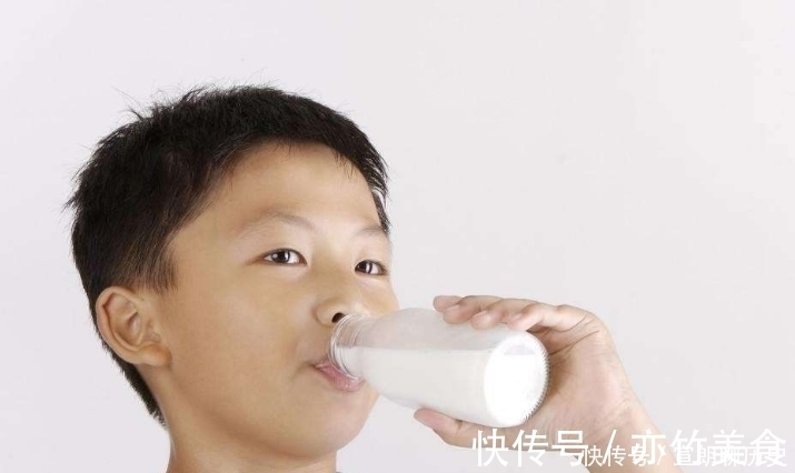 差别|每天喝牛奶和不喝牛奶的孩子,差别会有多大?父母最好早知道