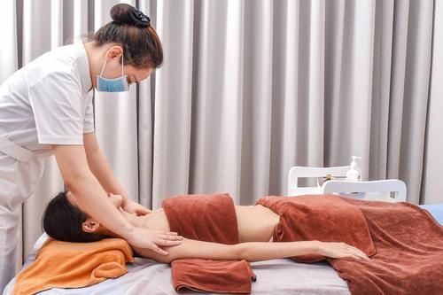 一览表|伺候产妇坐月子的最佳候选人一览表出炉，优劣势很明显，你别选错