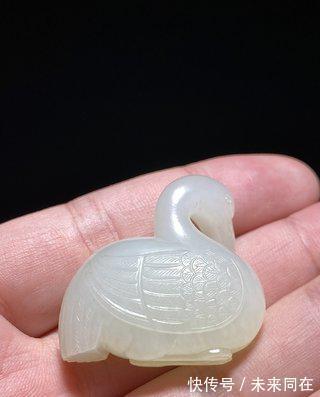 阴线!清乾隆和田玉籽料 白玉 庭院仕女 子冈牌 诗文牌