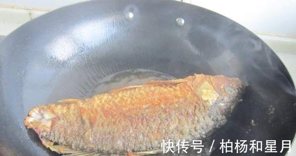 米饭|喉咙卡鱼刺怎么办别再喝醋、吞米饭了,教你一招轻松搞定!