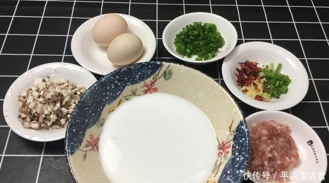 肠粉最简单的做法,老阿姨将配方和做法都告诉你,可以摆摊了