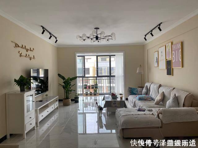 新家|终于搬新家了，全屋不吊顶，只走石膏线，简单又耐看，效果很满意