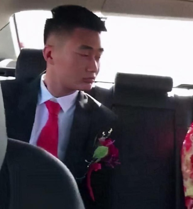 个子 “巨人新娘”走红,本以为很丑,看到正脸后,众人惊叹