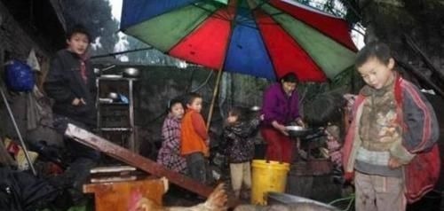 节育手术|15年生11个孩子,称一个孩子有出息,全家跟着享福,结局让人唏嘘