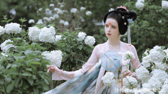 本以为外国人穿汉服会很“丑”,看完照片之后,才知道是我错了