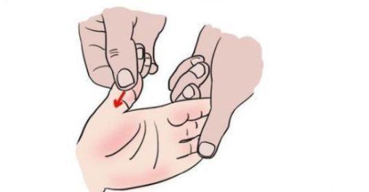 消食穴|孩子积食怎么办?中医师:身上有2个“消食穴”,揉一揉消除积食