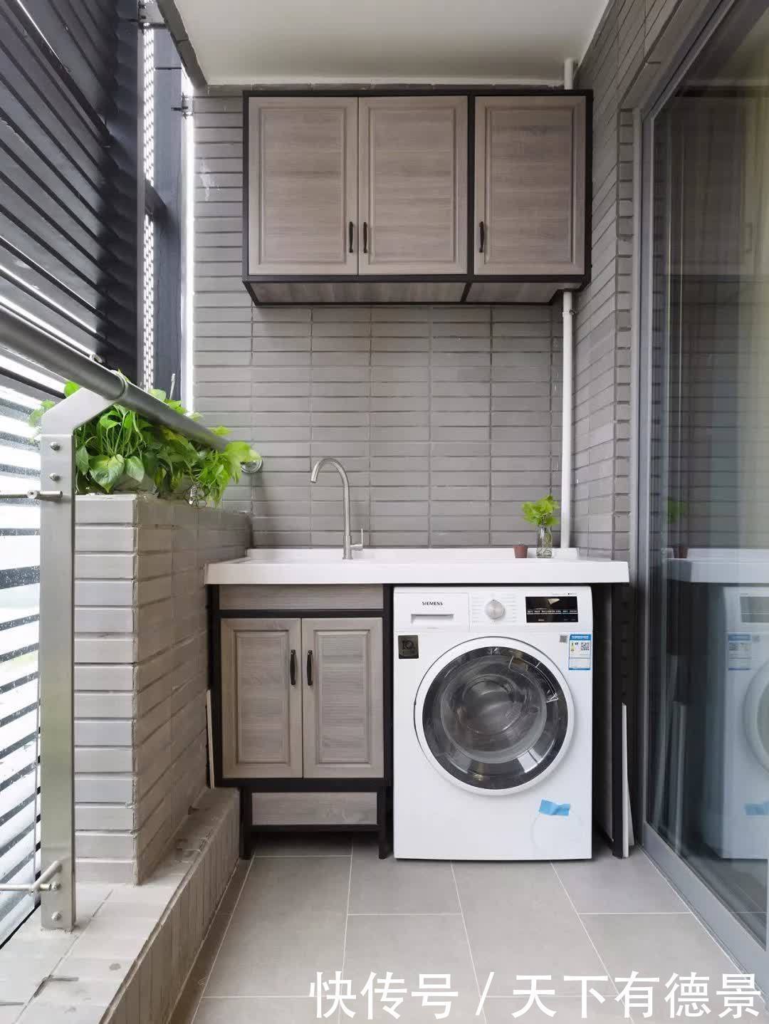 书房|79平现代两室,入户阳台改书房,厨房玻璃墙,让空间视觉翻倍