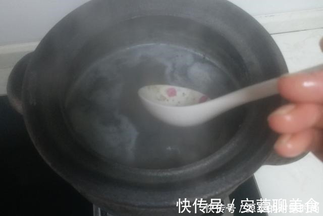 深褐色|海带和它是绝配，隔三差五吃一次，温和滋补，冬季要常吃！