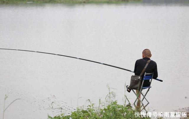 钓鱼|阴天钓鱼，指着这五个技巧，一年四季都不空军