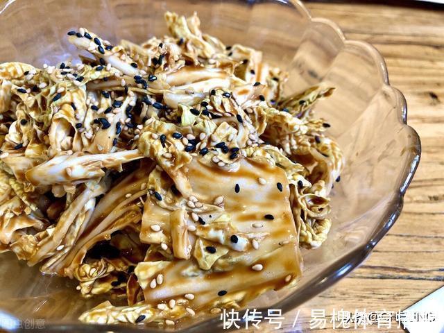 家常|家常乾隆白菜，用麻酱拌的菜，美味香甜的家常菜，冬天吃超润燥，
