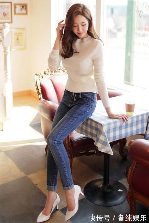 穿搭 美女穿搭：牛仔裤美女，玲珑身姿，显得干练不失柔情