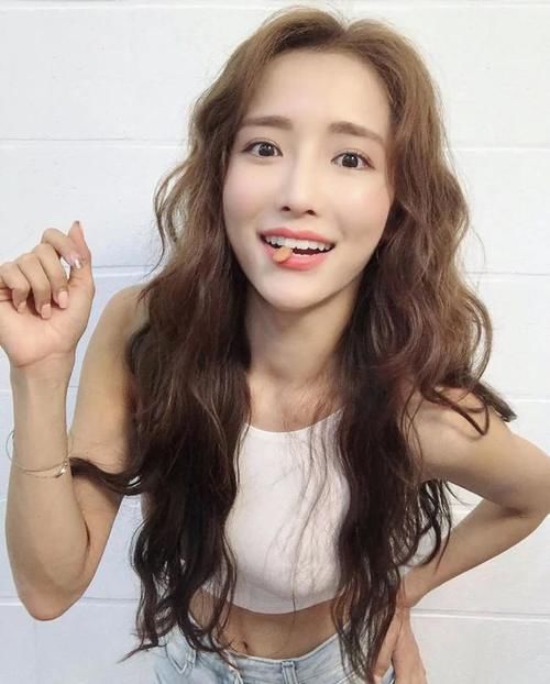 大长腿|“100万粉丝”的健身女神,身材果然不一般...