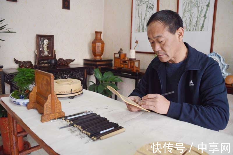 竹簧@王乐修京簧竹刻第四代传人的艺术生涯