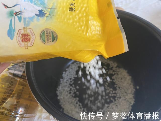 黄豆酱|好吃的炒饭有着不可告人的做法，五分钟就能炒出粒粒分明的蛋炒饭